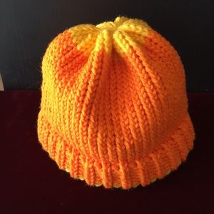 🩸Hand Loomed Baby Candy-corn Hat/Beanie🩸